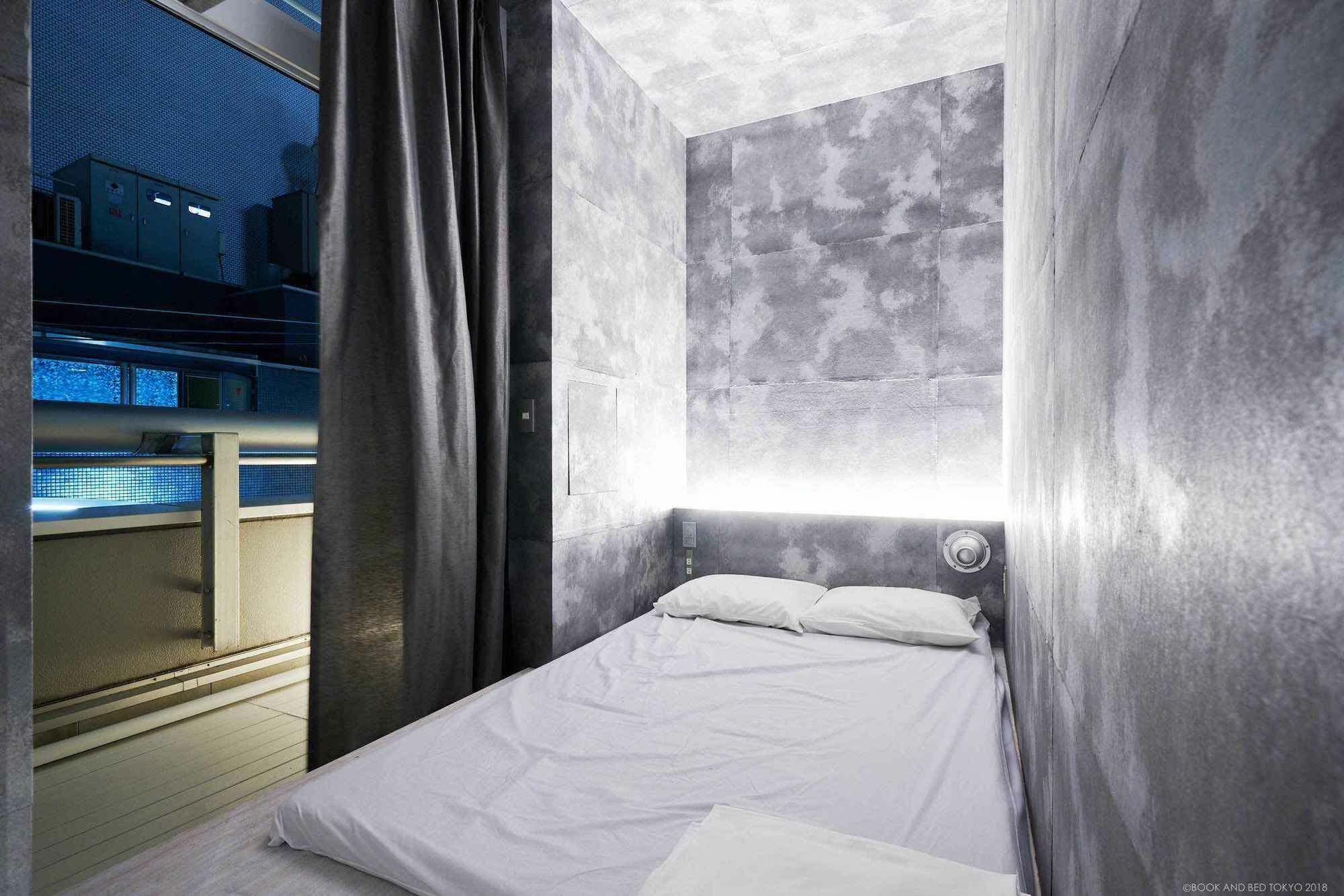 Hostel Book And Bed Tokyo Shinsaibashi Osaka Zewnętrze zdjęcie